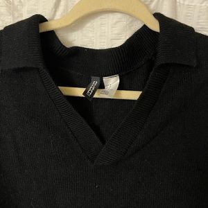 H&M NWOT cropped polo sweater in black